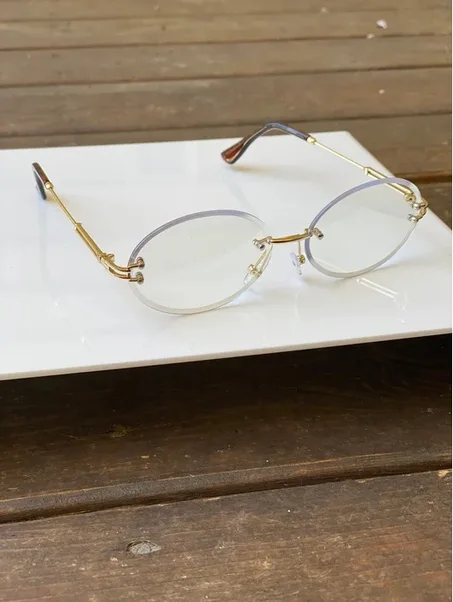 Montures pour lunettes percées de marque